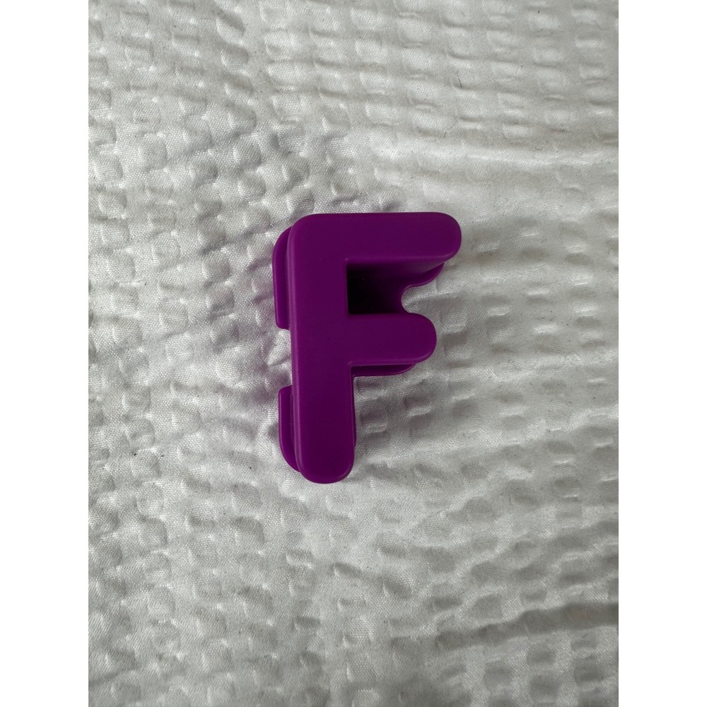 Letter "F"‎ for Elmo On The Go learning game.